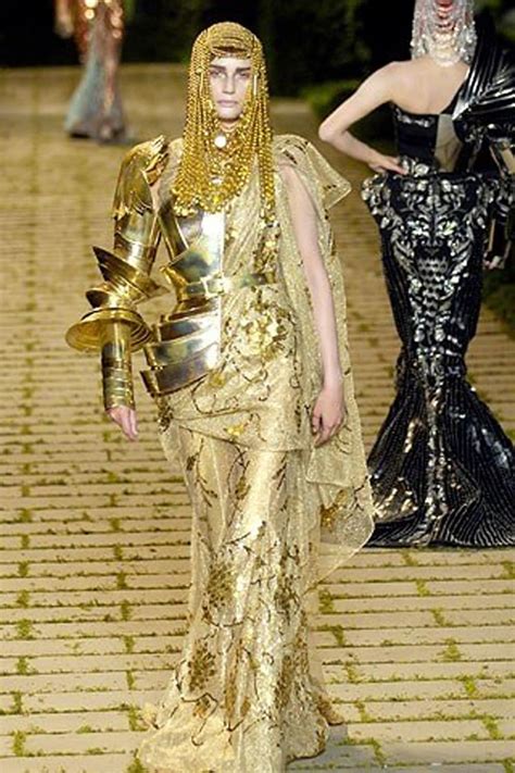 dior haute couture spring 2006|christian dior haute couture runway.